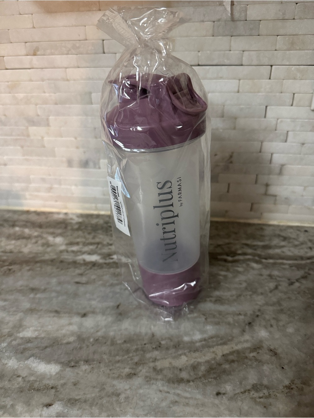 🆕 Farmasi Nutriplus shaker bottle